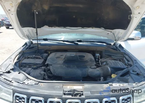 2018 Jeep Grand Cherokee Overland 4X4 z USA, uszkodzony, nr VIN 1C4RJFCG2JC240716